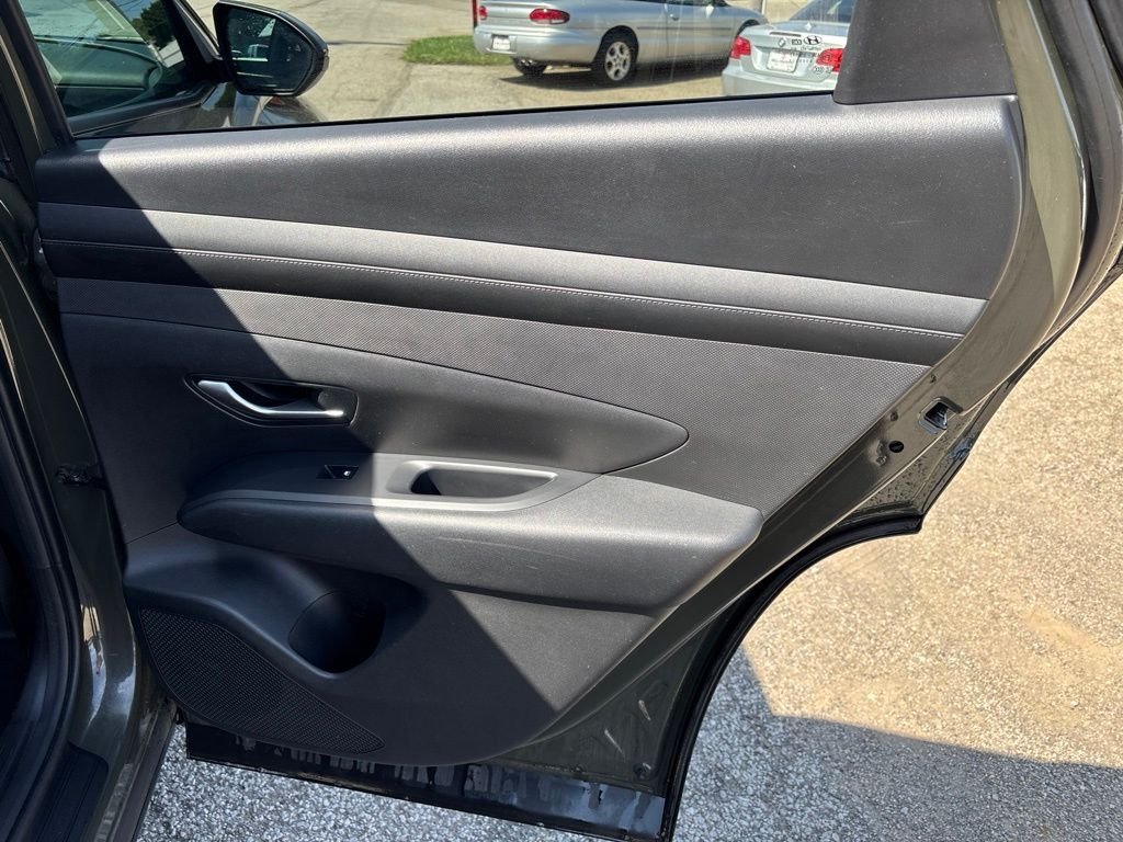 Used 2025 Green Hyundai SEL image 11