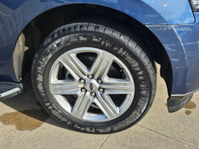 Used 2020 Blue Metallic Ford XLT image 3