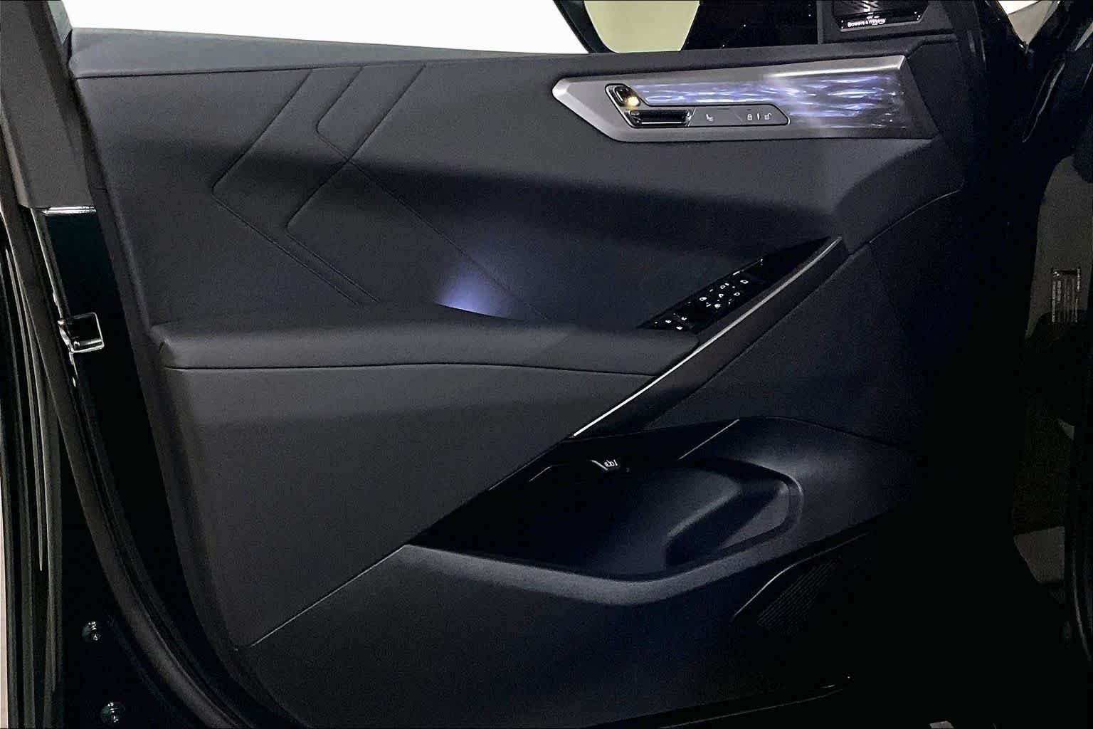 New 2027 Vancouver Green Metallic BMW 40 xDrive image 11