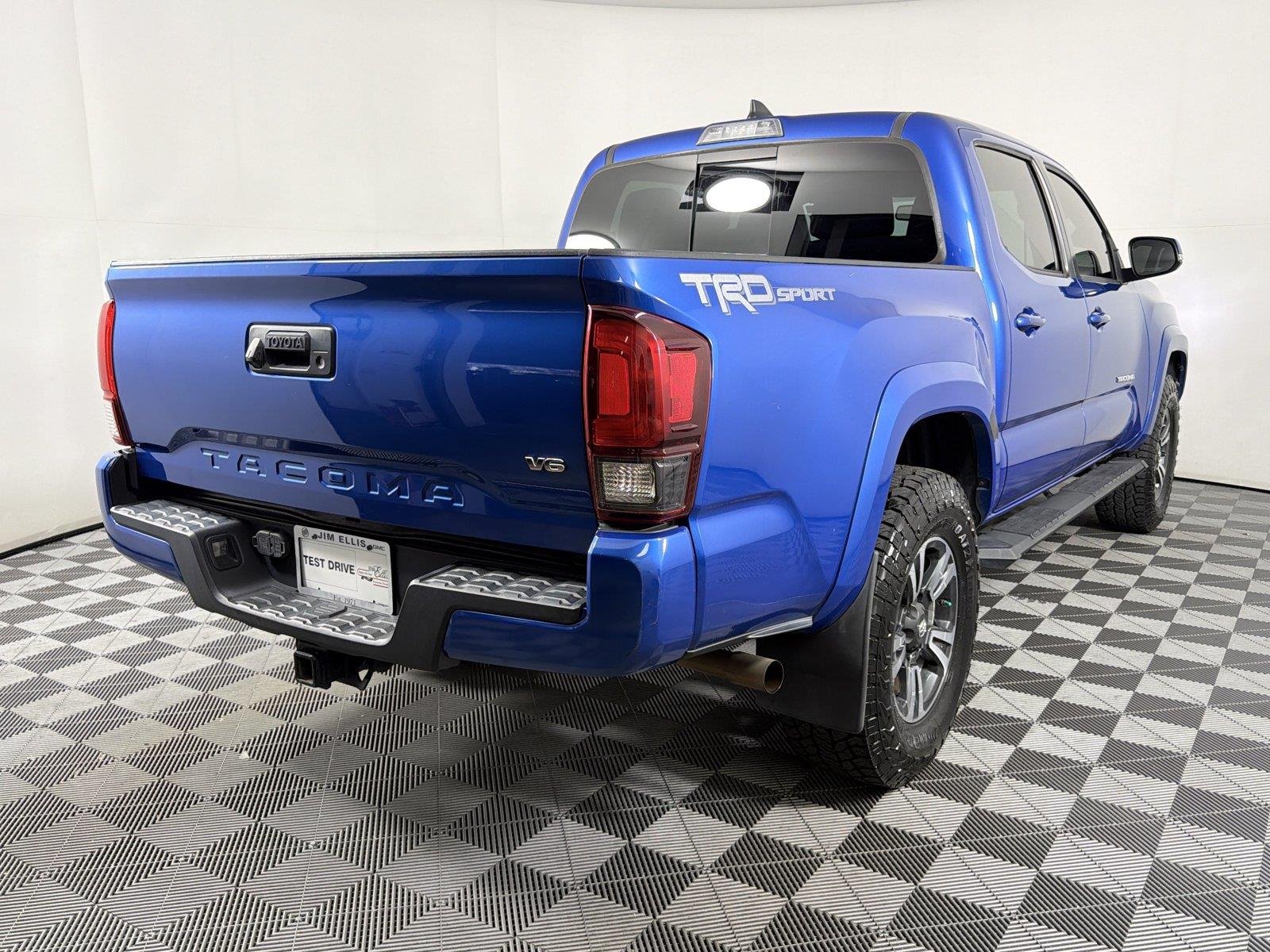 2018 Toyota Tacoma TRD Sport - Photo 6