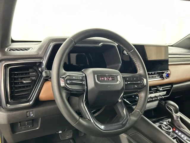 Used 2023  GMC AT4 image 8