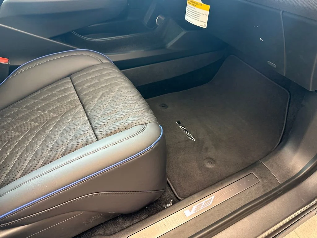 2026 Cadillac OPTIQ V-Series - Photo 35