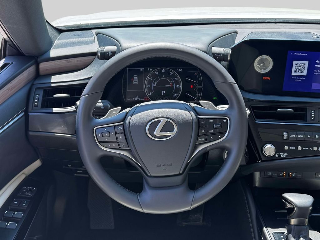 Used 2023 White Lexus 350 image 13