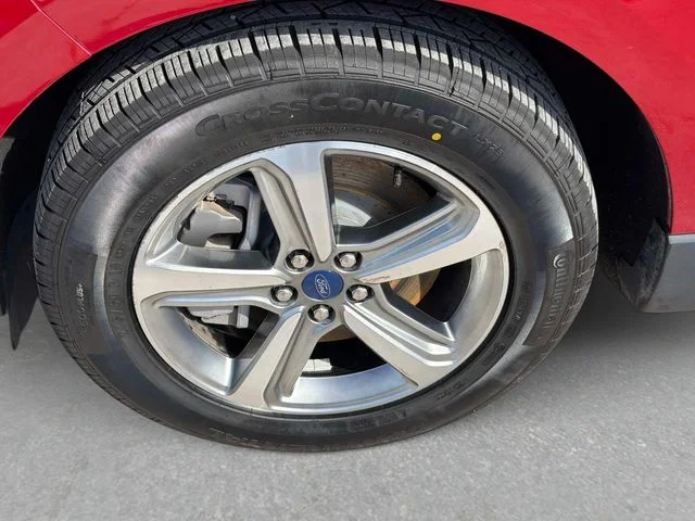 Used 2022 Red Ford SEL image 12