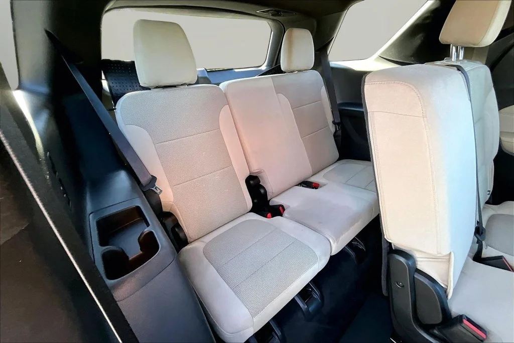 Used 2022 White Chevrolet LS image 30