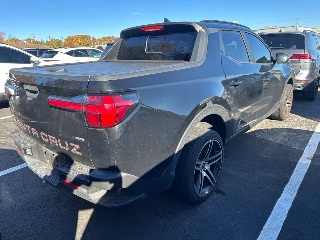 Used 2022 Phantom Black Hyundai SEL image 5