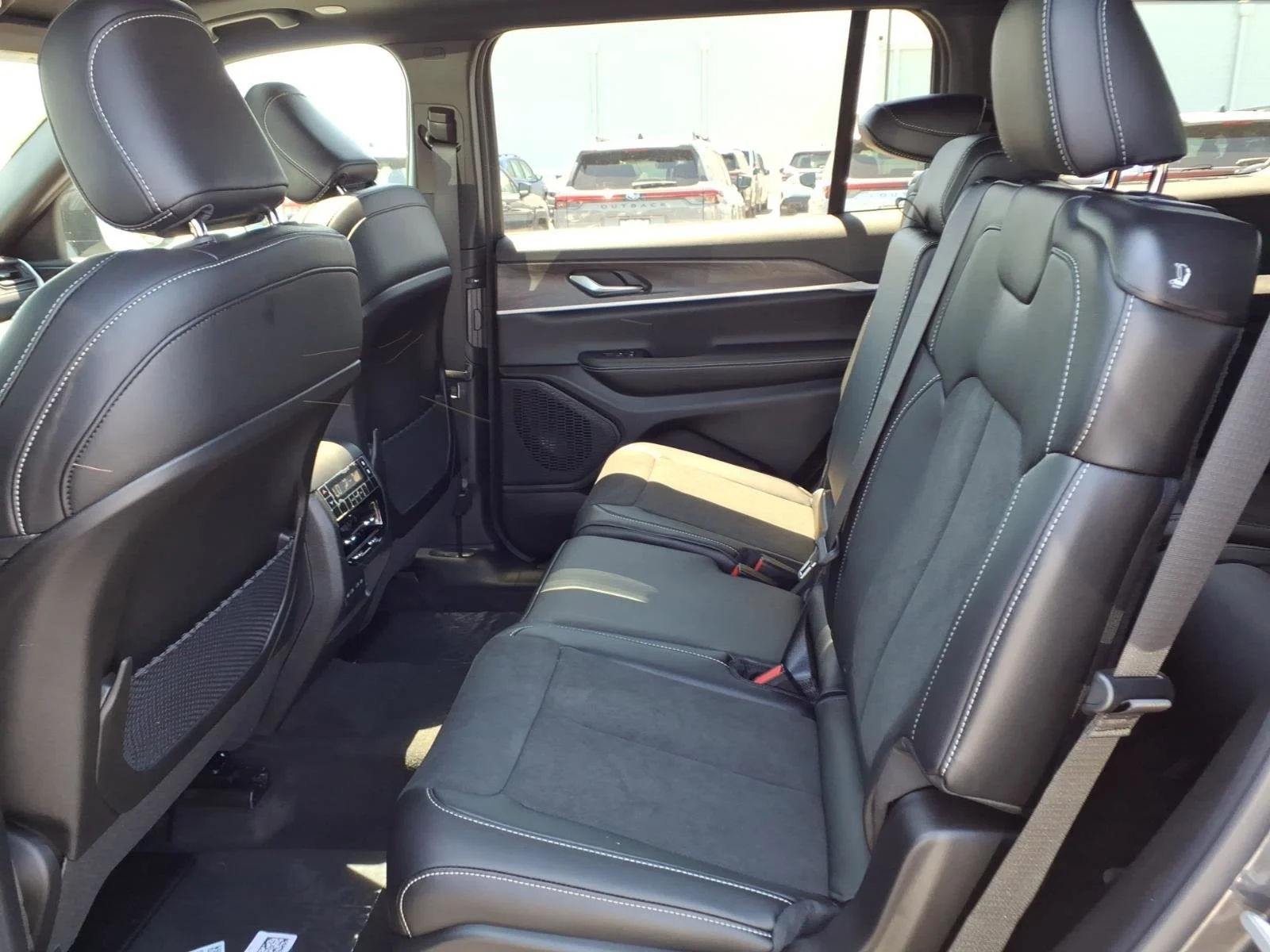 New 2026 Baltic Gray Metallic Clear-Coat Exterior Paint Jeep Laredo image 16