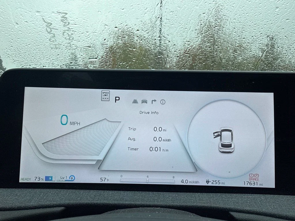 Used 2023 Blue Kia Wind image 13