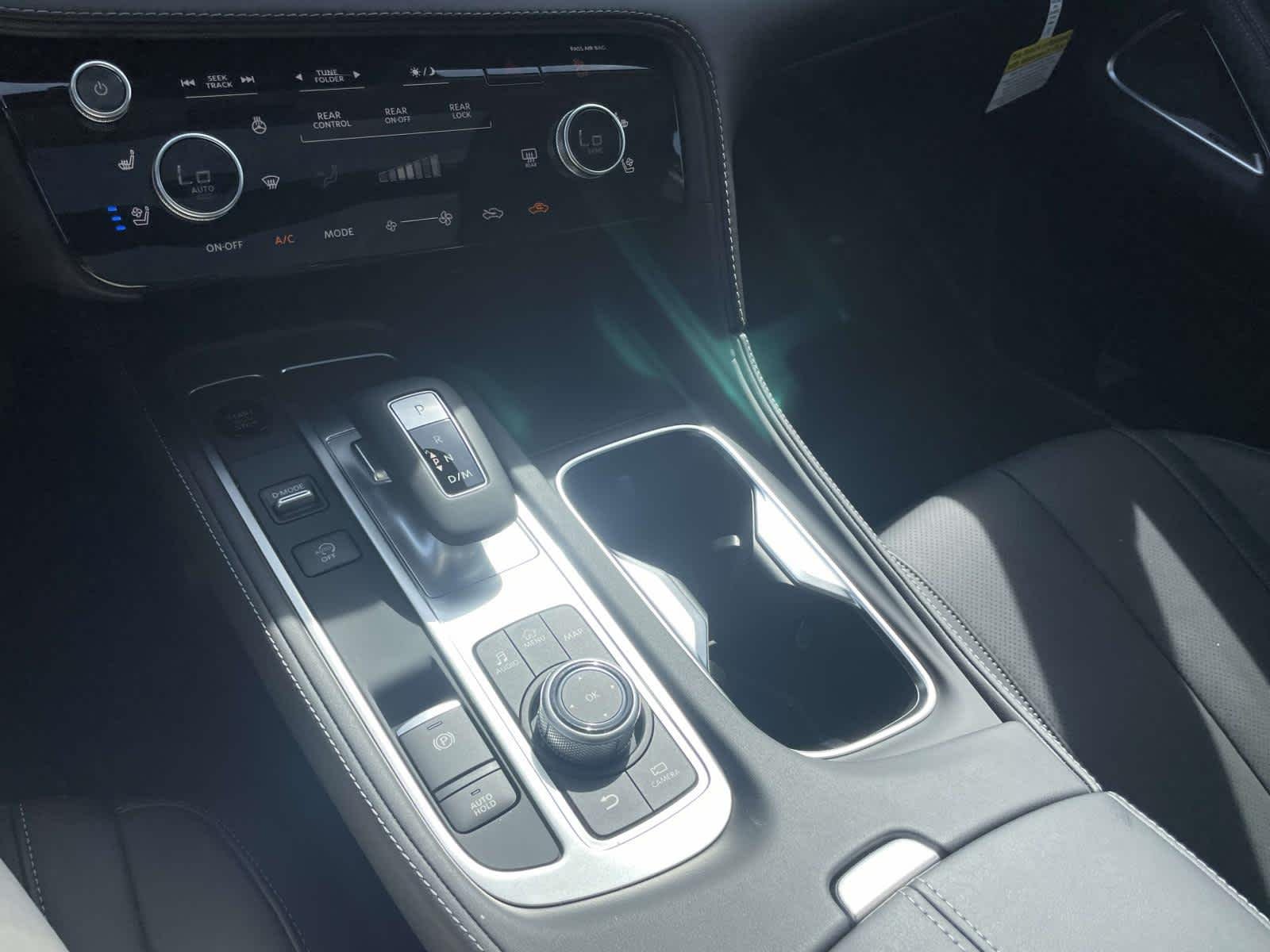 New 2026 Mineral Black INFINITI LUXE image 28
