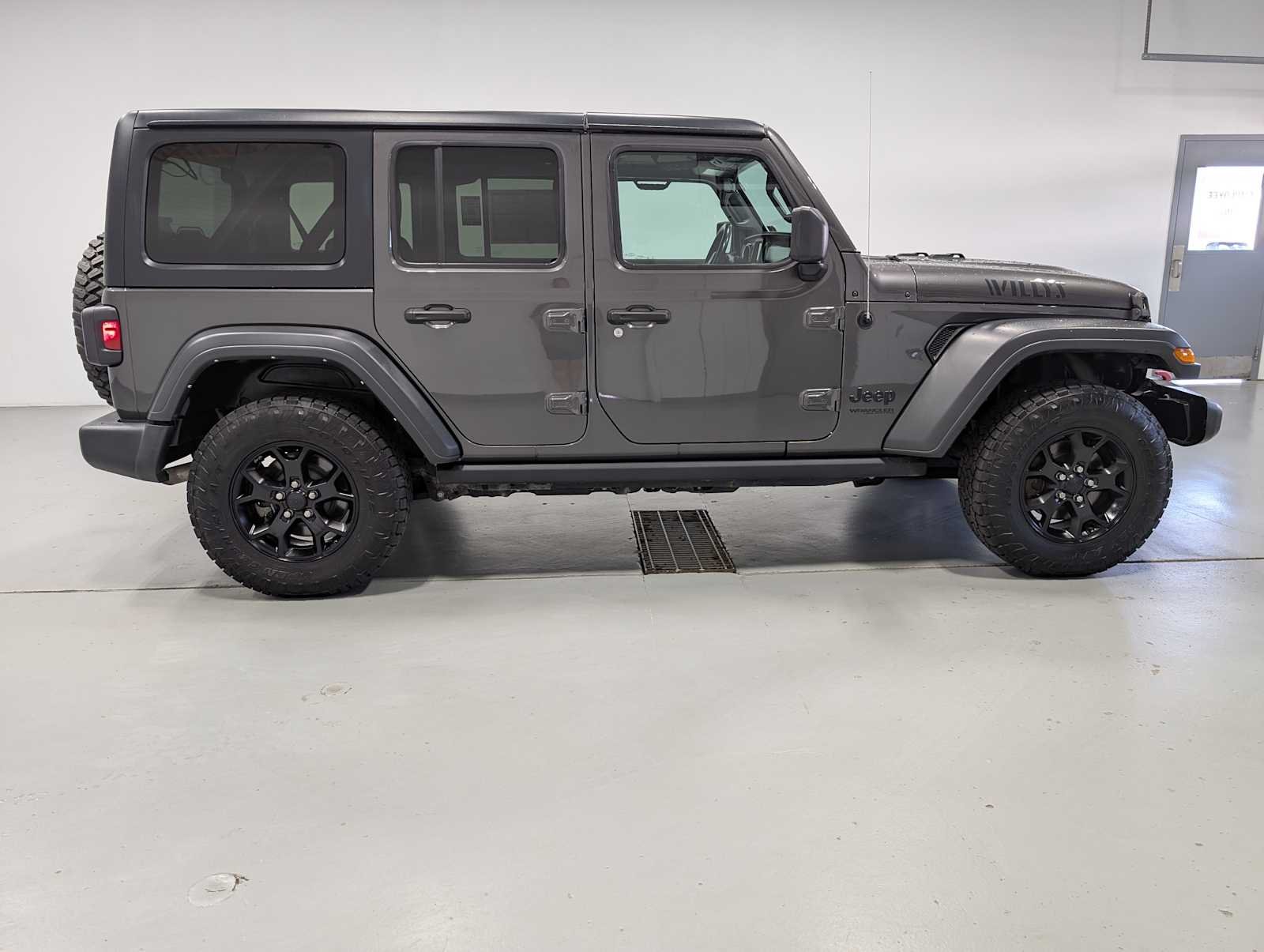 Used 2021 Granite Crystal Clearcoat Metallic Jeep Unlimited Willys image 7