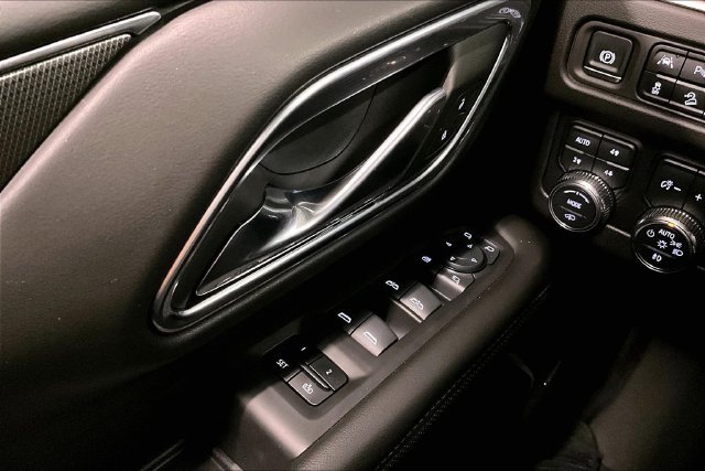 Used 2024 Onyx Black GMC AT4 image 39