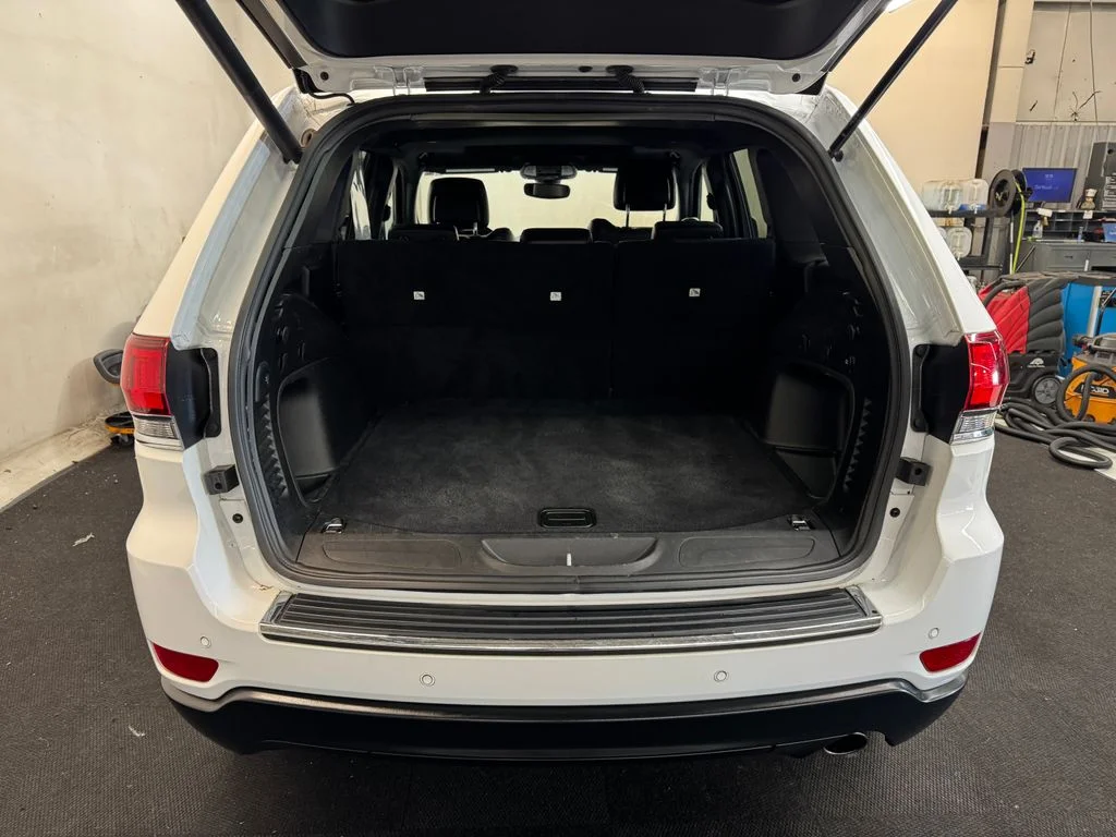 Used 2022 White Jeep Limited image 6