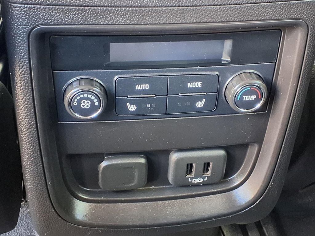 Used 2019 GALAXY SILVER METALLIC Buick Essence image 26