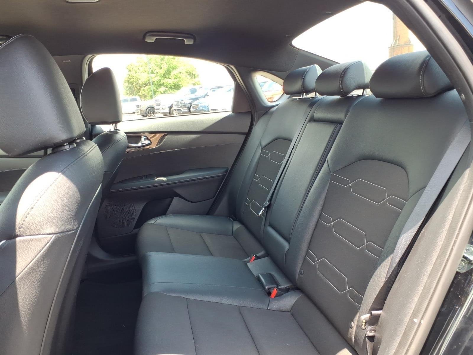 Used 2024 Aurora Black Pearl Kia GT-Line image 18