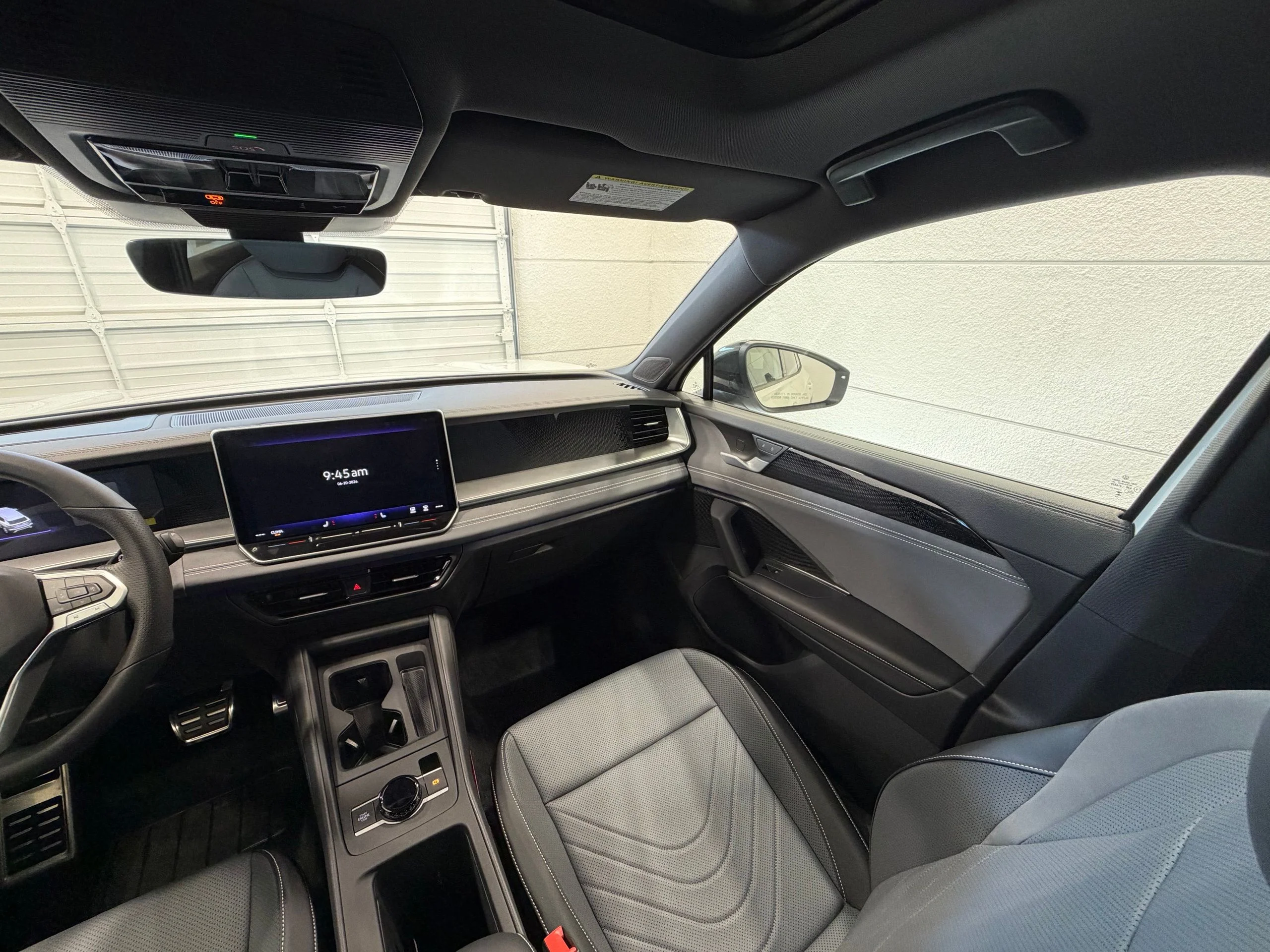 New 2026 White Volkswagen 2.0T SE R-Line Black image 32
