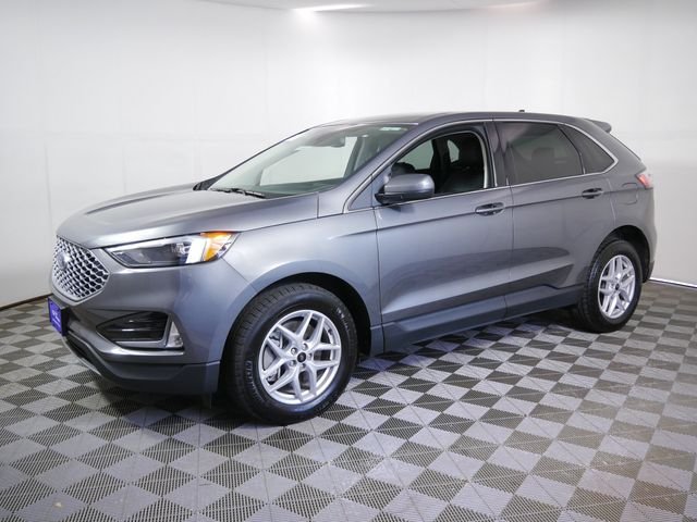 Certified Used 2024 Gray Ford SEL image 5