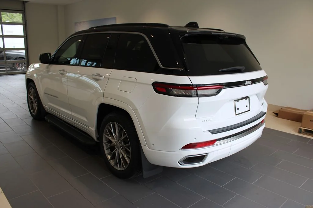 Used 2025 White Jeep Summit image 34