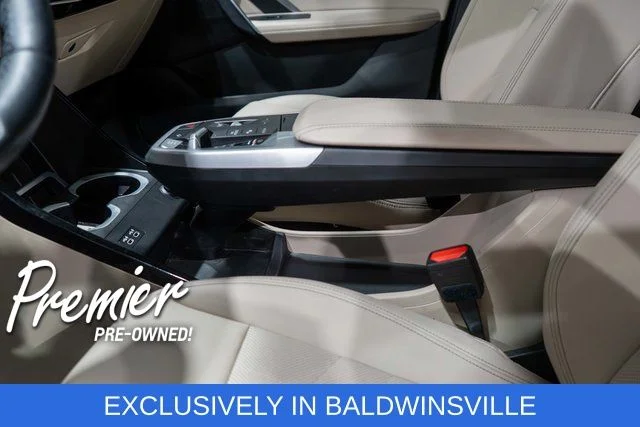 Used 2023 Green BMW xDrive28i image 21