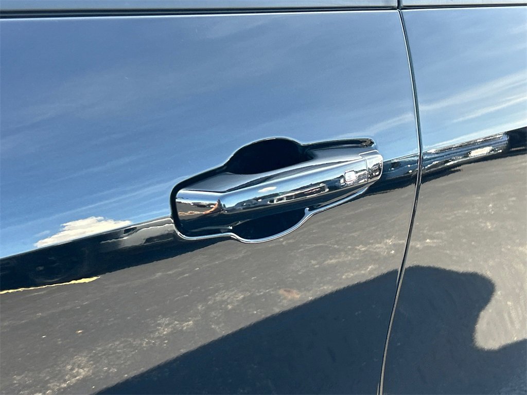 2026 GMC ACADIA - Image 12