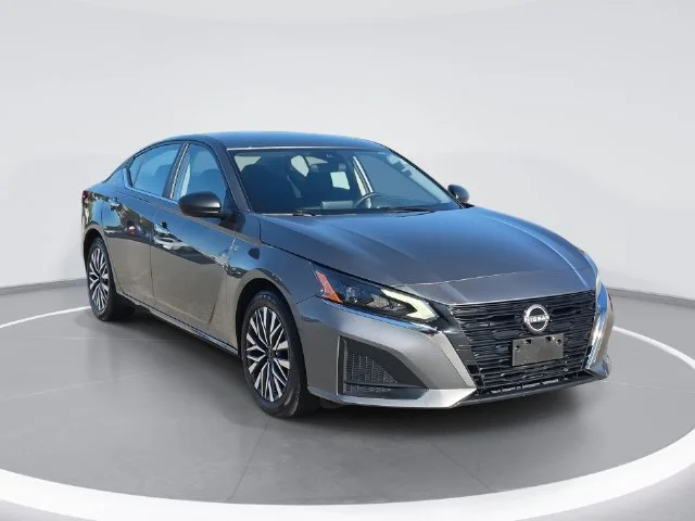 Used 2025 Gray Nissan 2.5 SV image 1