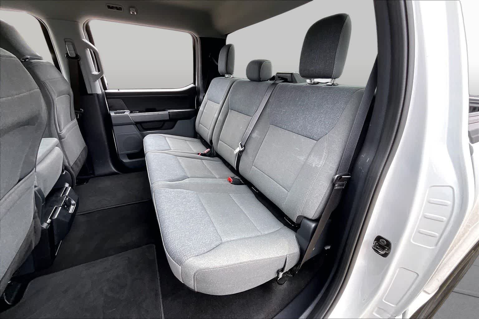 Used 2025 Oxford White Ford XLT image 20