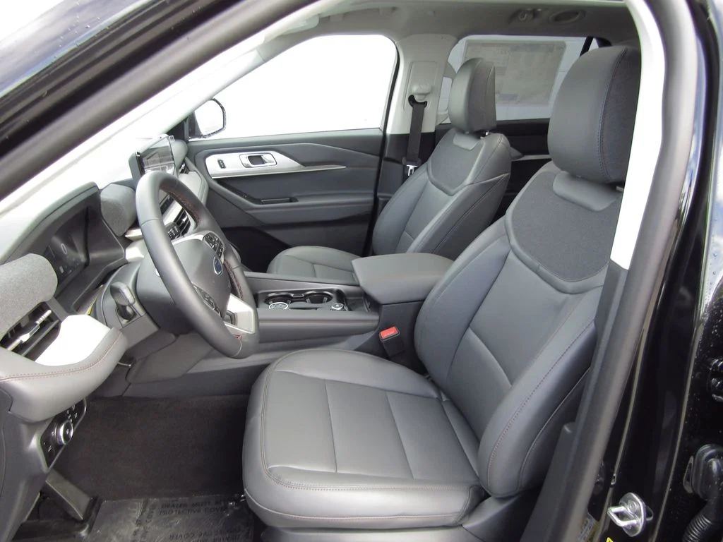 New 2026 Agate Black Metallic Ford Active image 11