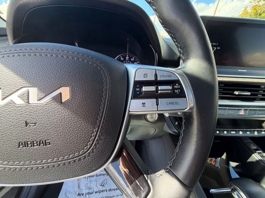 Used 2022 Black Kia EX image 29