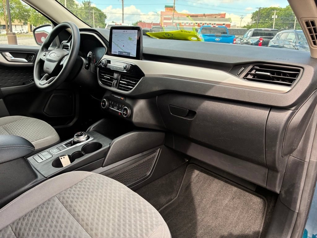 Used 2020  Ford SE image 40