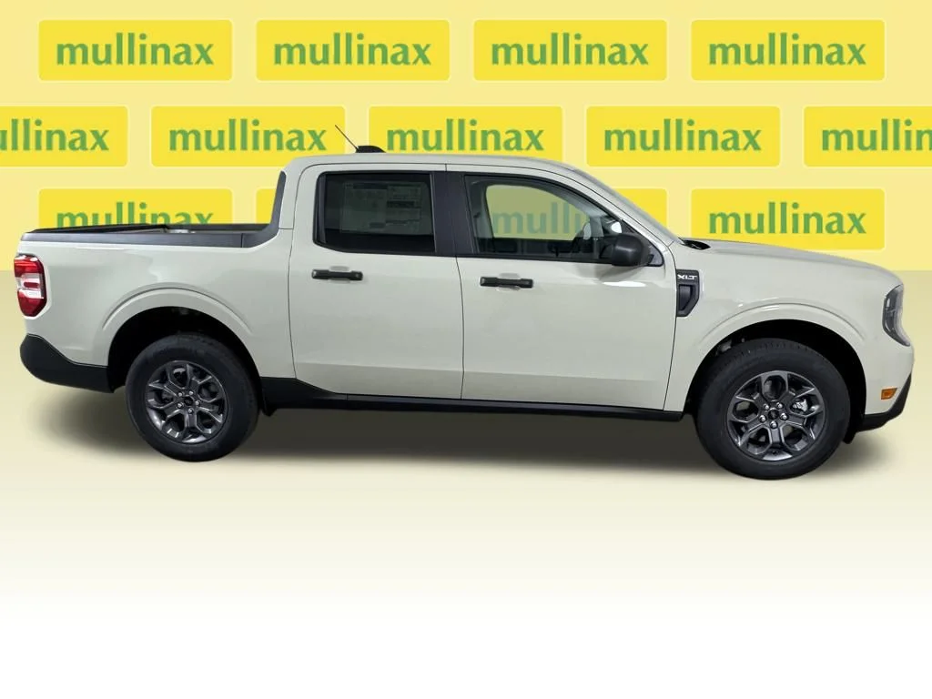 New 2025 Beige Ford XLT image 22