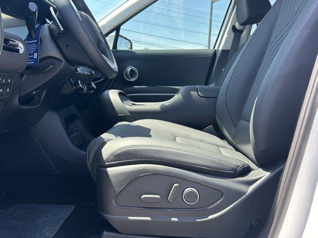 New 2026 Creamy White Pearl Hyundai SEL 8P image 9