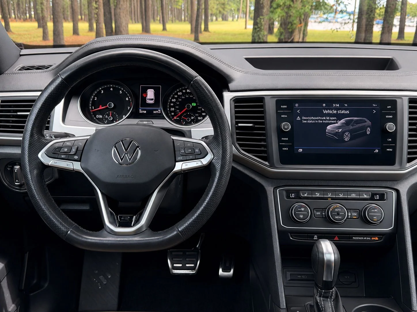 Used 2021 Pure White Volkswagen 3.6L V6 SE w/Technology R-Line image 3