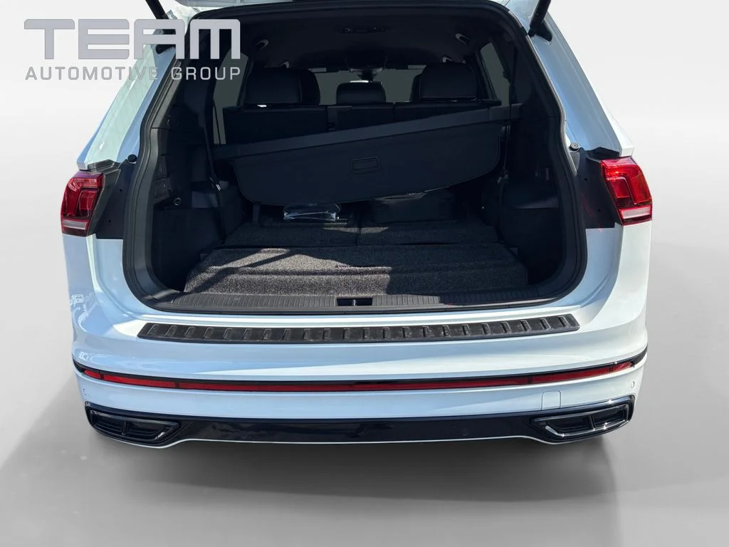 Used 2022 White Volkswagen 2.0T SE R-Line Black image 14
