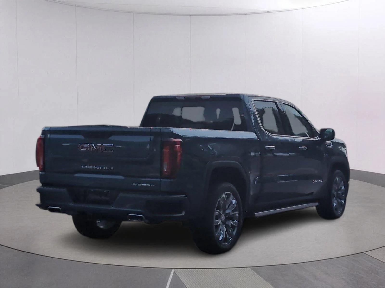 Used 2025 Downpour Metallic GMC Denali image 6