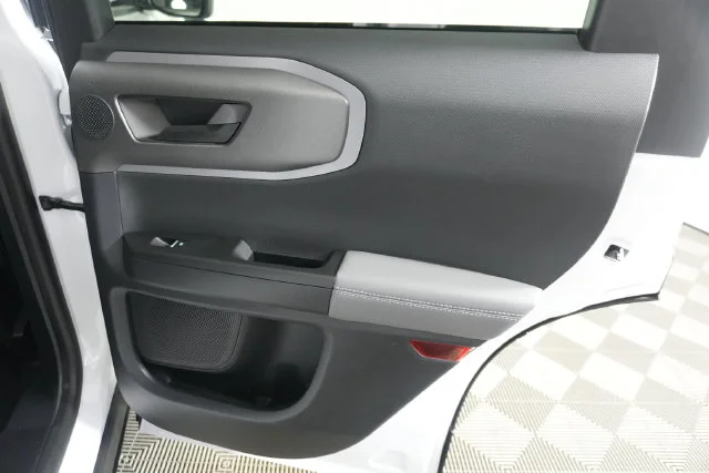 Certified Used 2025 Oxford White Ford Badlands image 32