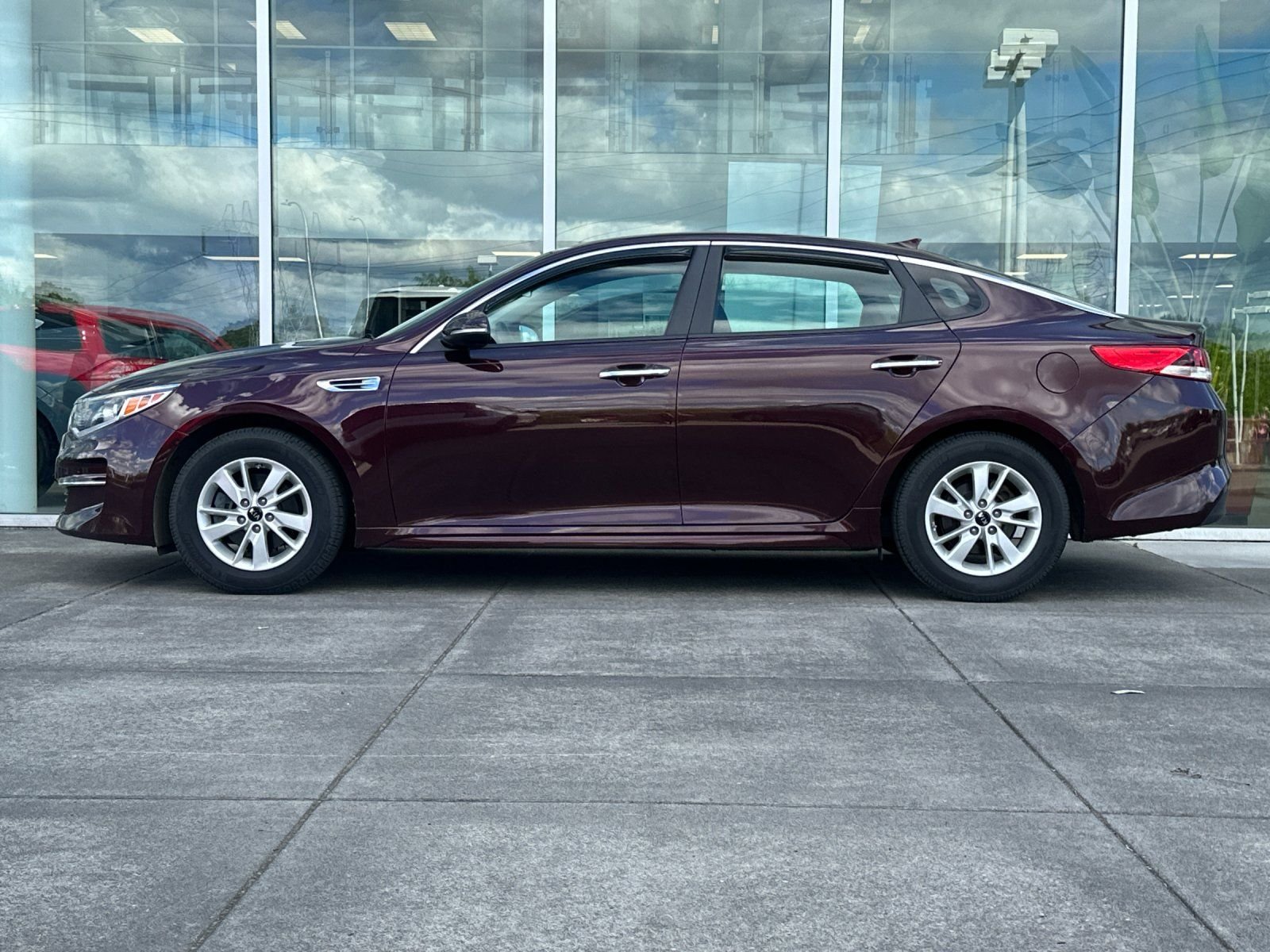 Used 2018 Sangria Kia LX image 5
