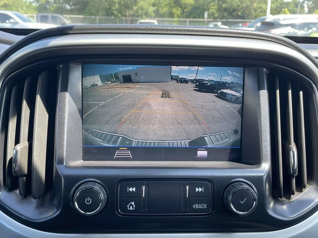 Used 2022 White Chevrolet LT image 35