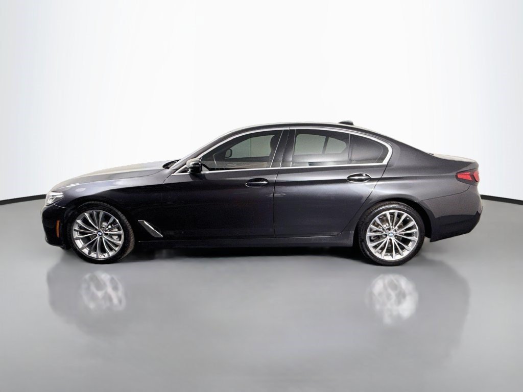 Used 2021 Dark Graphite Metallic BMW 530i image 4
