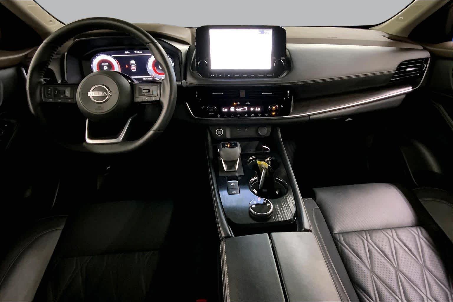 Used 2023 Champagne Silver Metallic Nissan Platinum image 16
