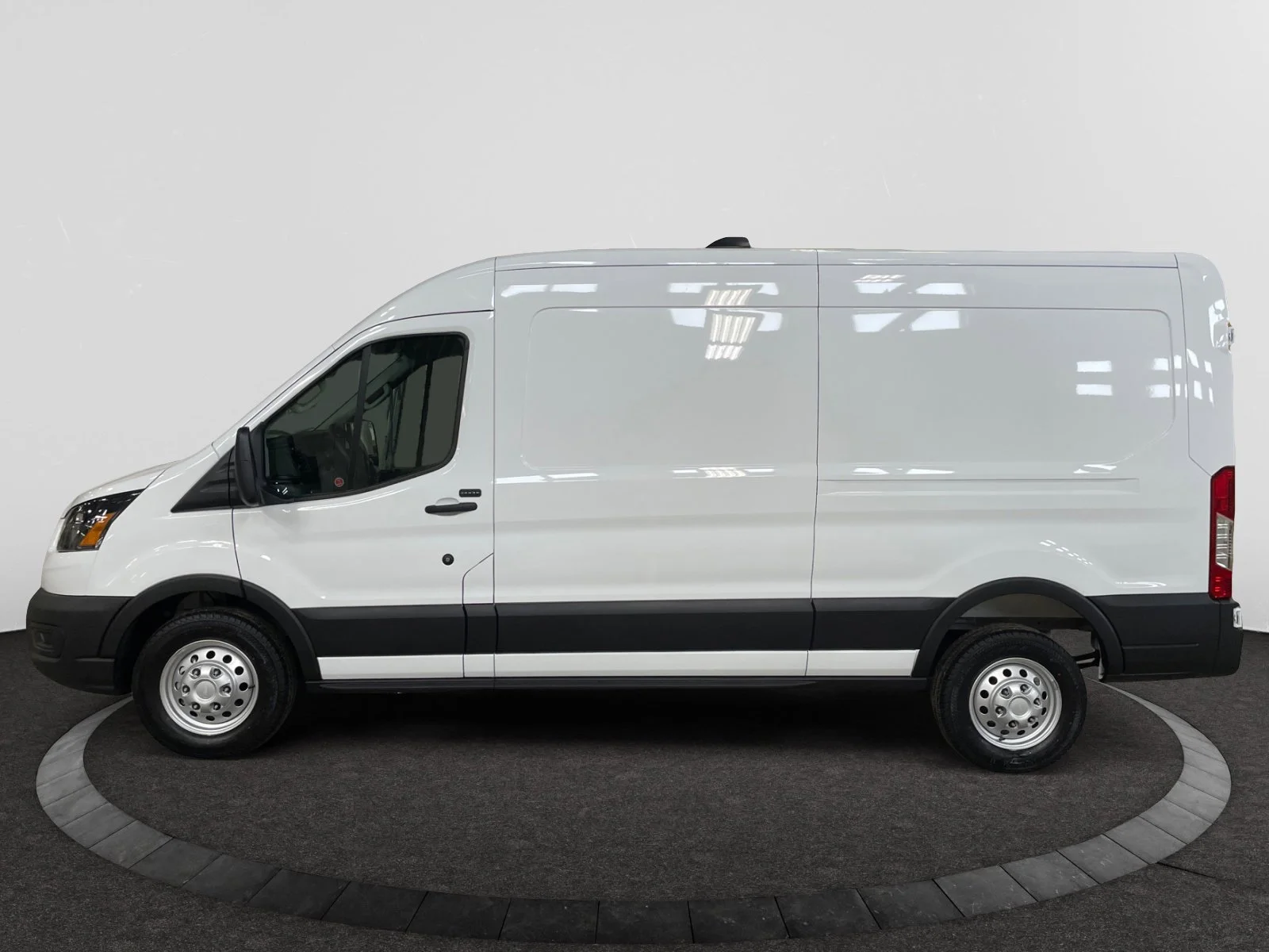 New 2026 Oxford White Ford  image 2
