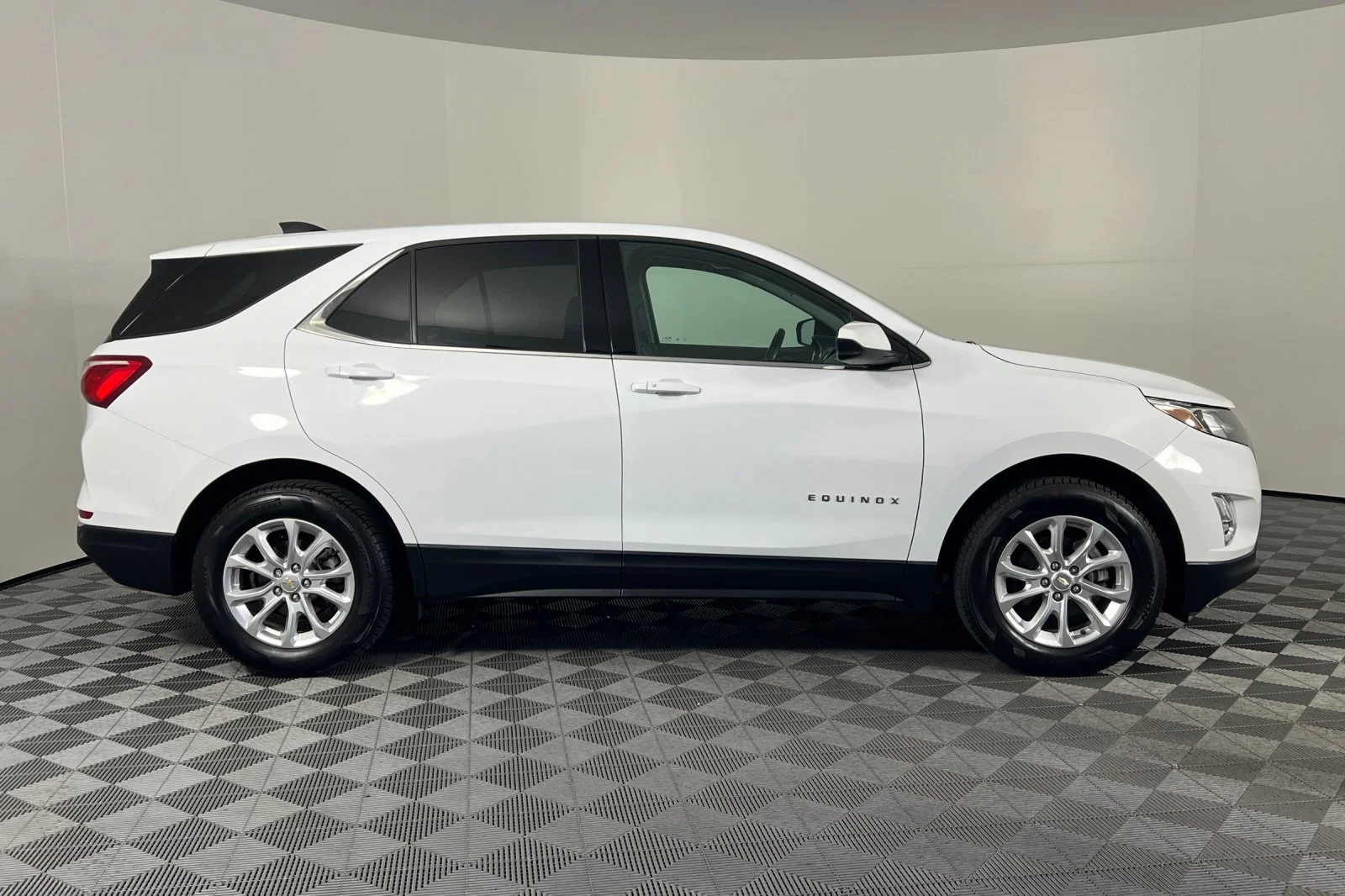 Used 2020 Summit White Chevrolet LT image 2