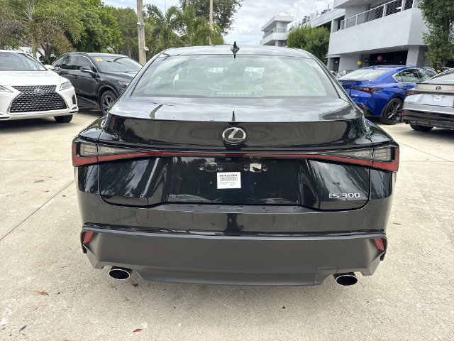 2024 Lexus IS 300 - Photo 24