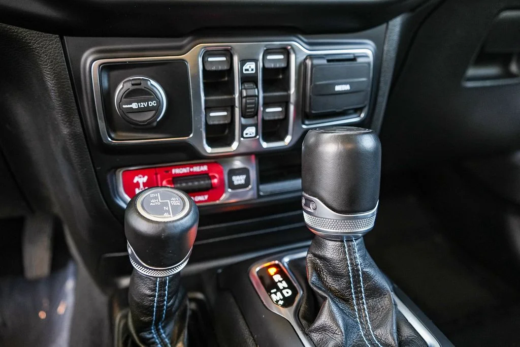 Used 2022 White Jeep Unlimited Rubicon 4xe image 18