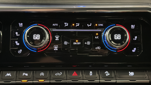 Used 2023 Onyx Black GMC Denali Ultimate image 19