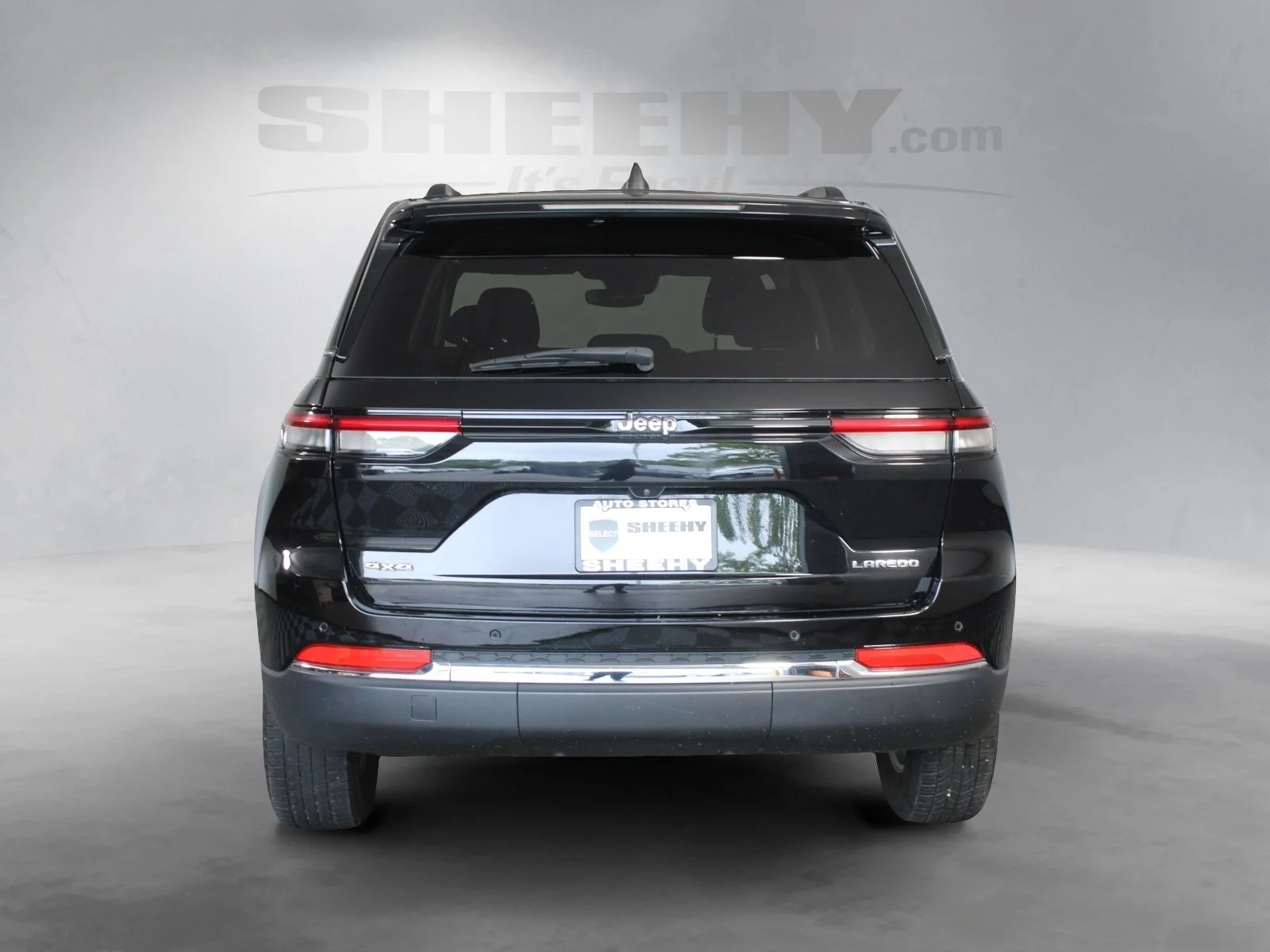 Used 2023 Black Jeep Laredo image 6