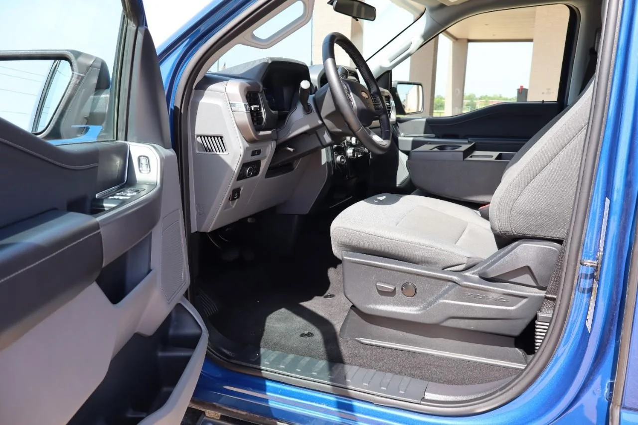 Used 2025 Atlas Blue Ford XLT image 10