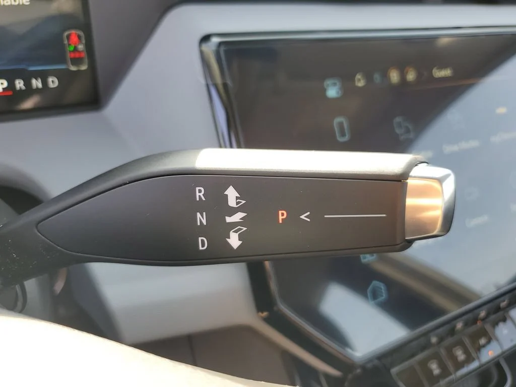New 2027 Summit White Chevrolet LT image 24