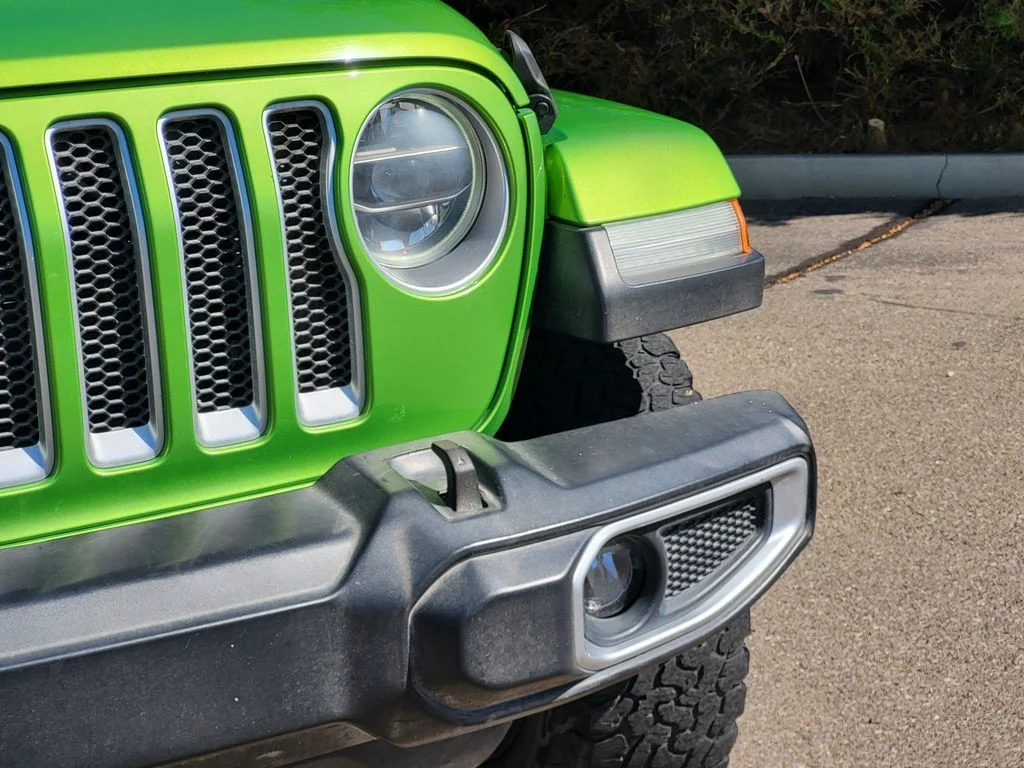 Used 2018 Mojito! Clearcoat Jeep Unlimited Sahara image 7