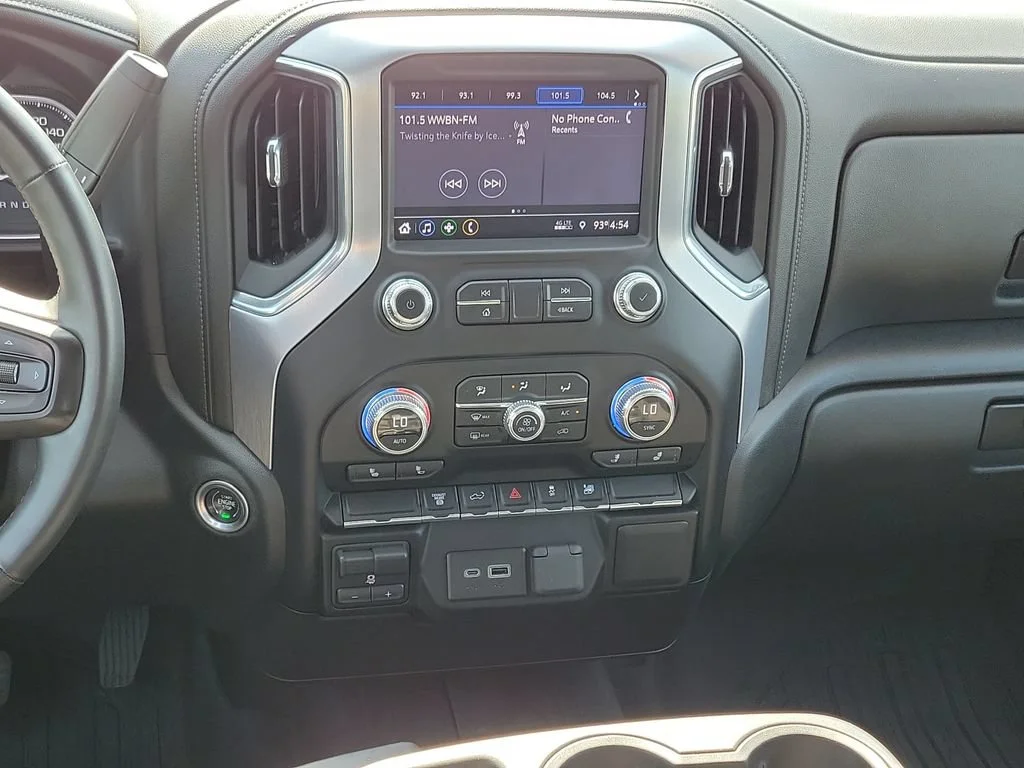 Used 2023 Onyx Black GMC SLE image 22
