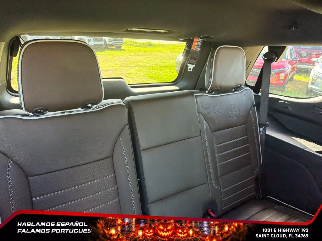 Used 2026 Glacier White Tricoat GMC Denali Ultimate image 33