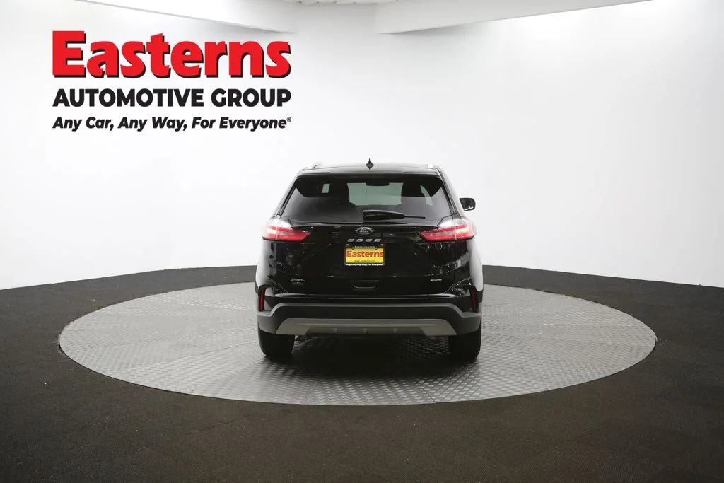 Used 2022 Black Ford SEL image 36